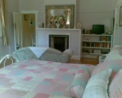 Luscombe Lodge B And B - Tourism Cairns 1