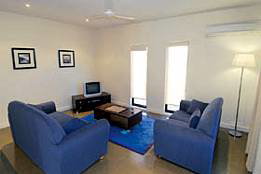 Mirrabooka Units - Tourism Cairns 1