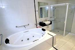 Mirrabooka Units - Tourism Cairns 4