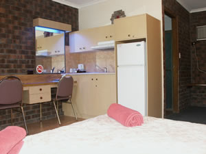 City Lights Motel - Tourism Cairns 2