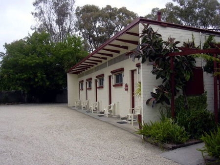 Auto Lodge Motor Inn - Tourism Cairns 0