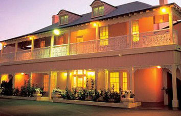 Clifton Lodge - Tourism Cairns 1