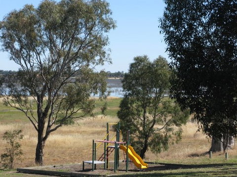 Natimuk Lake Caravan Park - Tourism Cairns 3