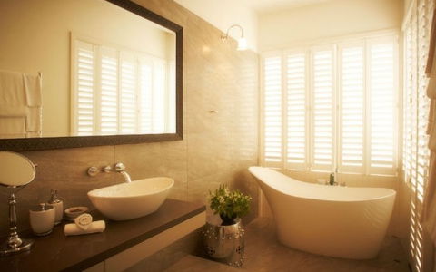 Lake House - Tourism Cairns 5