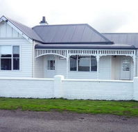 Calgary House  Cottage Accommodation - Tourism Cairns