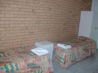 Yamba Motor Inn - Tourism Cairns 1