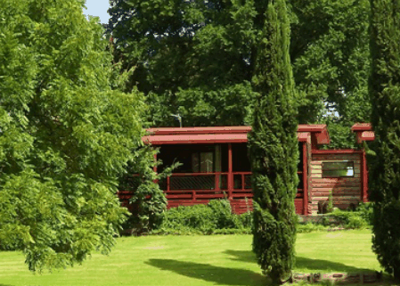 Tumut Log Cabins - Tourism Cairns 1