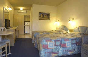 In Town Motor Inn - Tourism Cairns 2