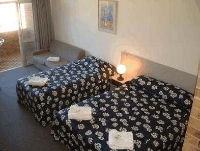 Next Seabreeze Beach Hotel - Tourism Cairns 0