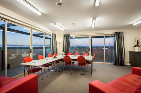 Quest Castle Hill - Tourism Cairns 1