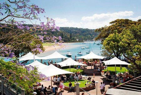 Newport Arms Hotel - Tourism Cairns 0