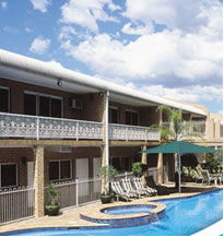 Macarthur Inn - Tourism Cairns 0
