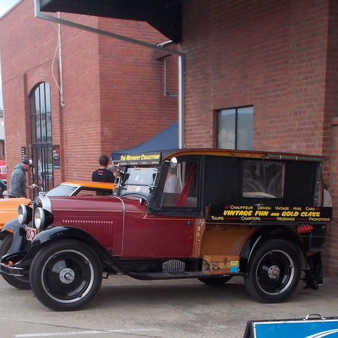 Vintage Fun Hire Cars - Tourism Cairns 0