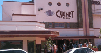 Cygnet Como Cinema - Tourism Cairns 3