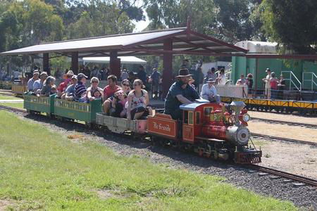 Altona Miniture Railway - Tourism Cairns 0