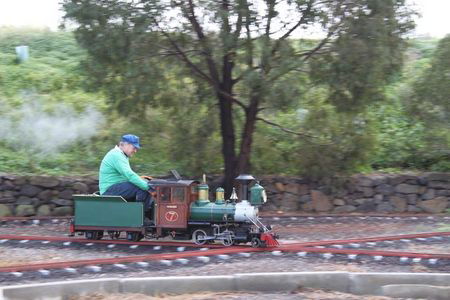 Altona Miniture Railway - Tourism Cairns 2