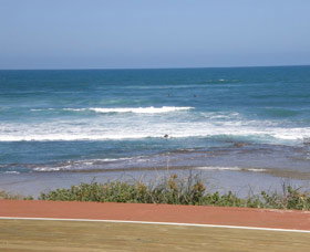 Flat Rocks - Tourism Cairns 0