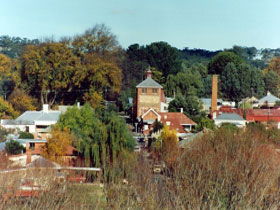 Oakbank Heritage Walk - Tourism Cairns 0