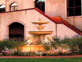 Scarpantoni Estate Wines - Tourism Cairns 0