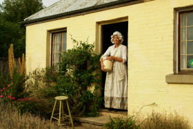Grannie Rhodes' Cottage - Turn The Key Of Time - Tourism Cairns 0