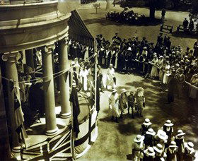 UQ Fryer Library - Tourism Cairns 0