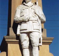 Beaudesert War Memorial - Tourism Cairns