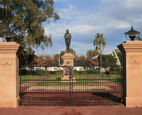 Dalby War Memorial And Gates - Tourism Cairns 0