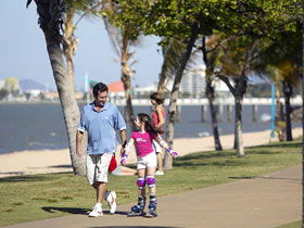 The Strand - Tourism Cairns 0