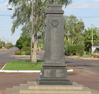 Winton War Memorial - Tourism Cairns
