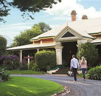 Historical Walk Through Russell Street - Tourism Cairns