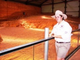 Dinosaurs And Opals Four Wheel Drive Track - Tourism Cairns 0