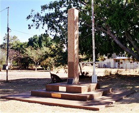 Mount Isa Memorial Cenotaph - Tourism Cairns 0