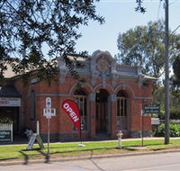 Old Post Office Seymour - Fine Art Gallery  Licensed Restaurant - Tourism Cairns