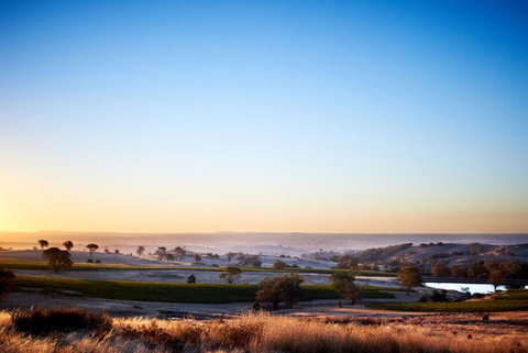 Fowles Wine - Tourism Cairns 0