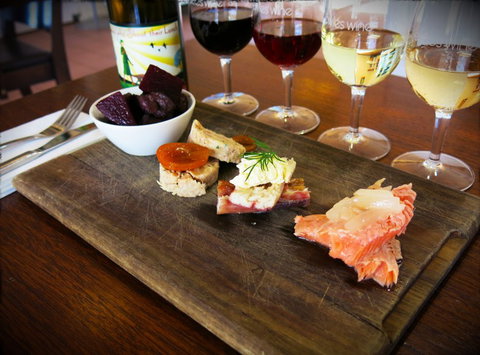 Fowles Wine - Tourism Cairns 1