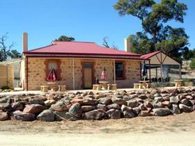 Uleybury Wines - Tourism Cairns 0