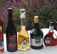 Hartzview Vineyard Heritage Pickers Hut Village - Tourism Cairns