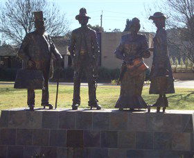 Dad, Dave, Mum And Mabel - Tourism Cairns 3