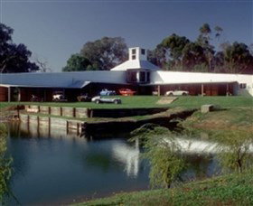 Binalong Motor Museum - Tourism Cairns 1