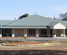 Bluebelles Art Gallery - Tourism Cairns 0