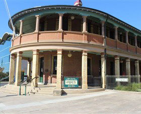 Bathurst District Historical Society Museum - Tourism Cairns 1