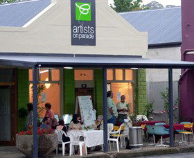 Artists On Parade Art Gallery - Tourism Cairns 1