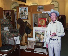 Australian Country Music Hall Of Fame - Tourism Cairns 1