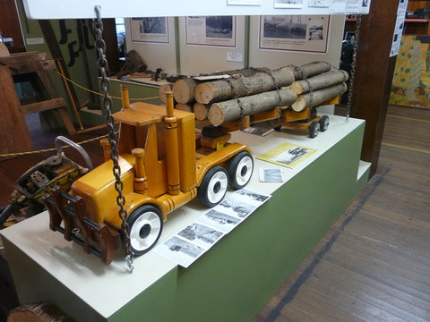 Yarraman Heritage Centre - Tourism Cairns 9