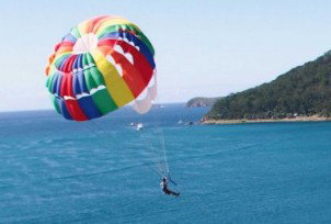 Port Stephens Parasailing - Tourism Cairns 1