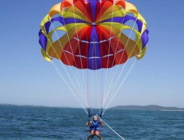 Port Stephens Parasailing - Tourism Cairns 2