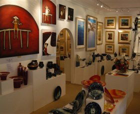 Articles Fine Art Gallery - Tourism Cairns 0