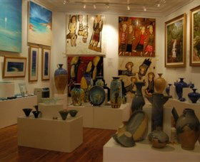 Articles Fine Art Gallery - Tourism Cairns 1