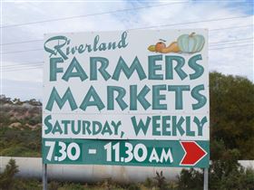 Riverland Farmers Market - Tourism Cairns 0