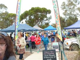 Riverland Farmers Market - Tourism Cairns 1